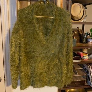 Fuzzy green stretch sweater top shop